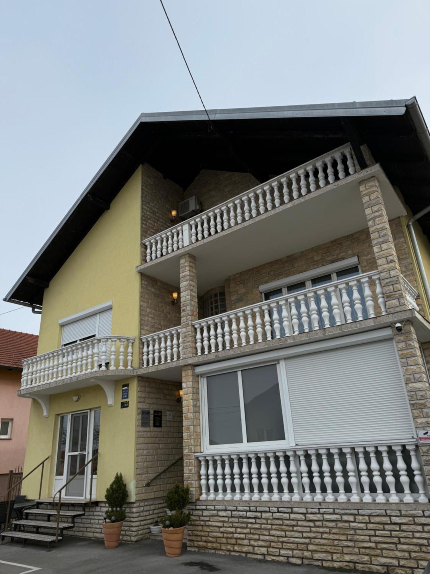 Luxrooms - Hotel Type With Private Jacuzzi Bjelovar Exterior photo