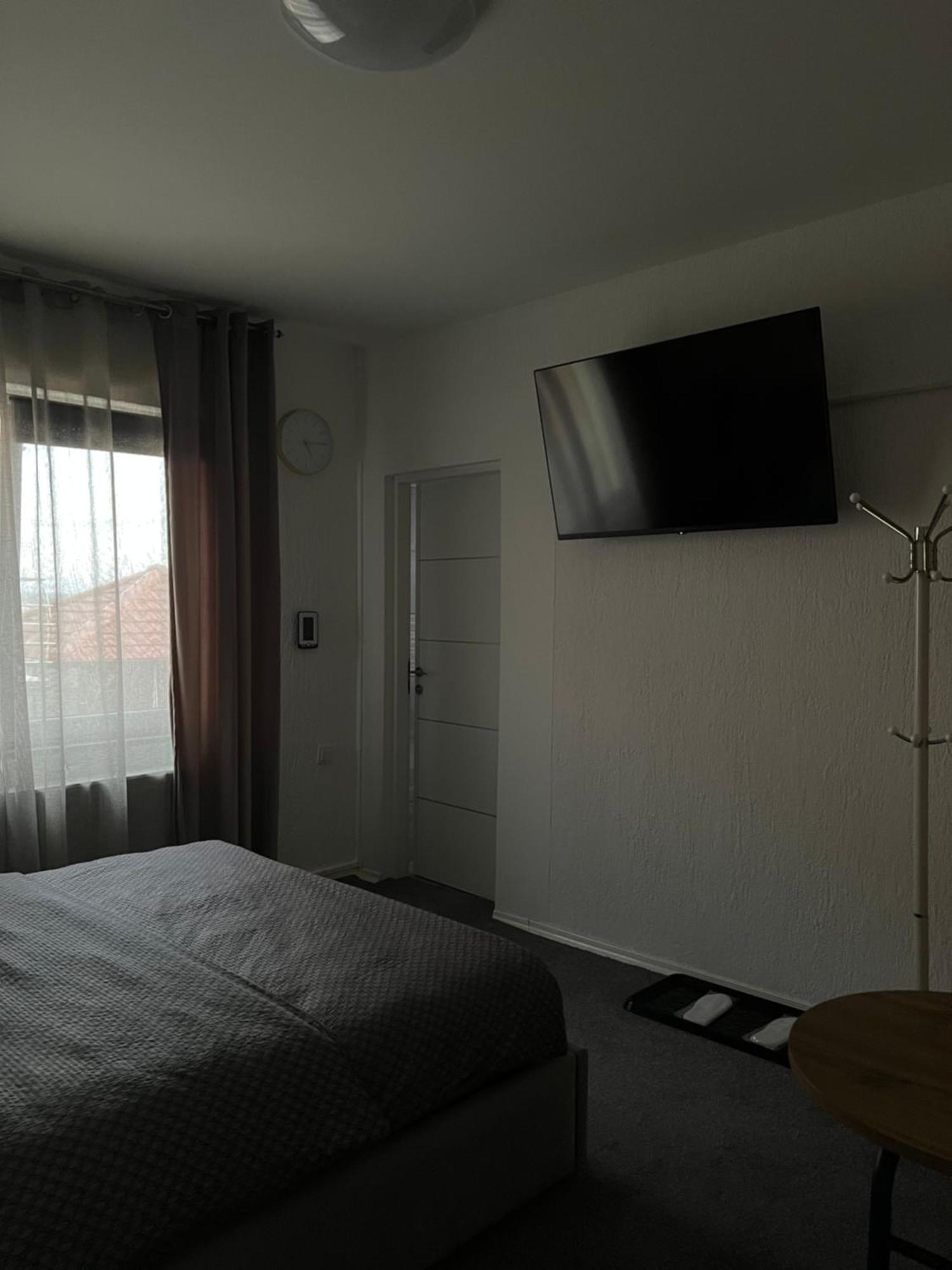Luxrooms - Hotel Type With Private Jacuzzi Bjelovar Exterior photo